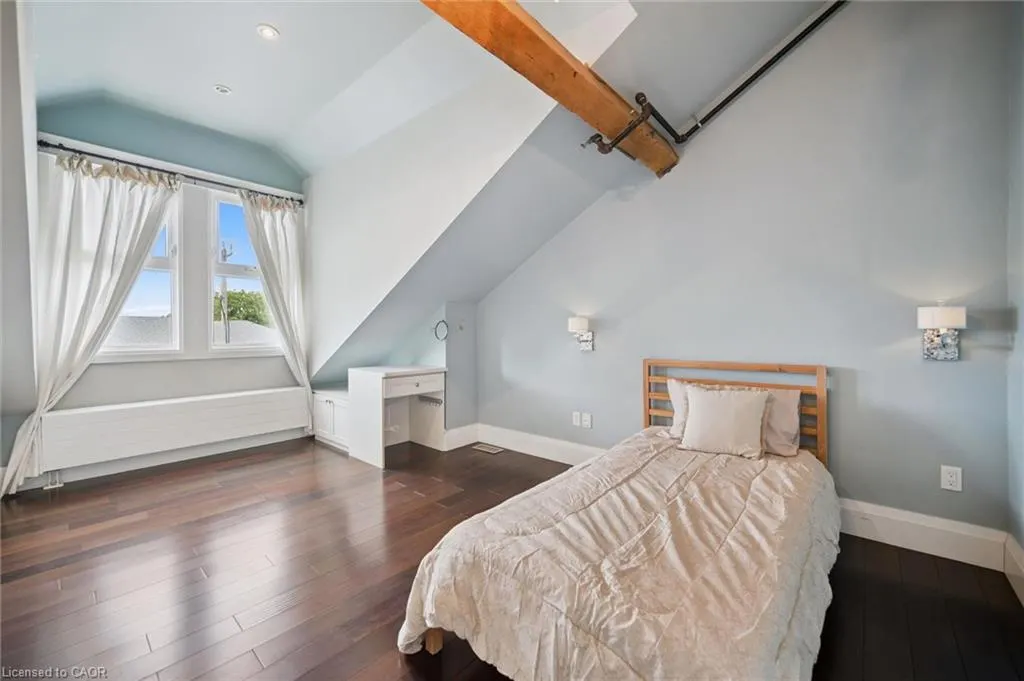 25 Concession Street #204