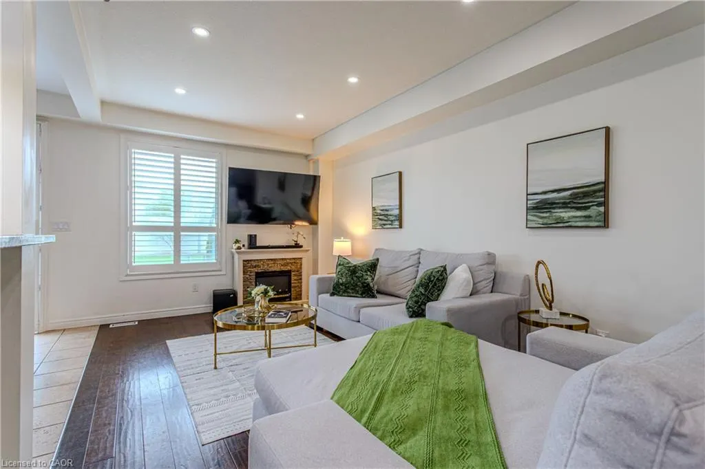 49 Marina Point Crescent