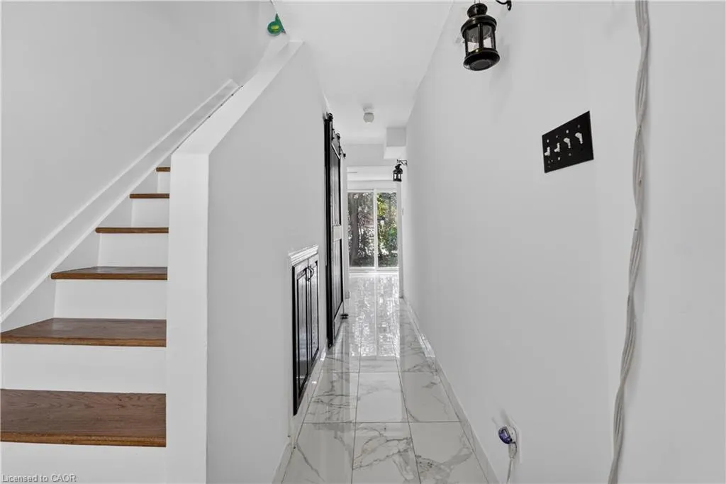 6 Ellerslie Road