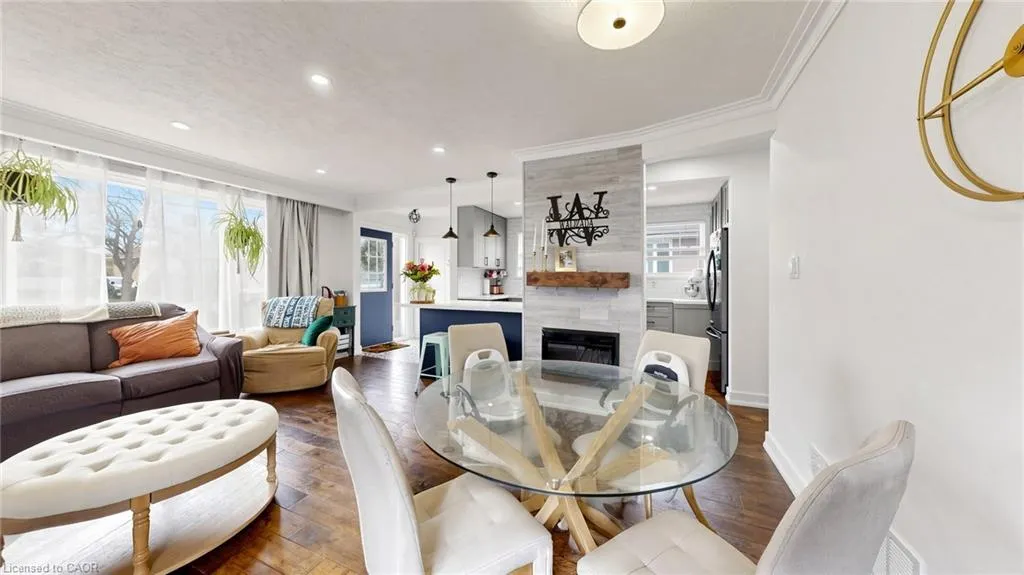 33 Neapolitan Drive