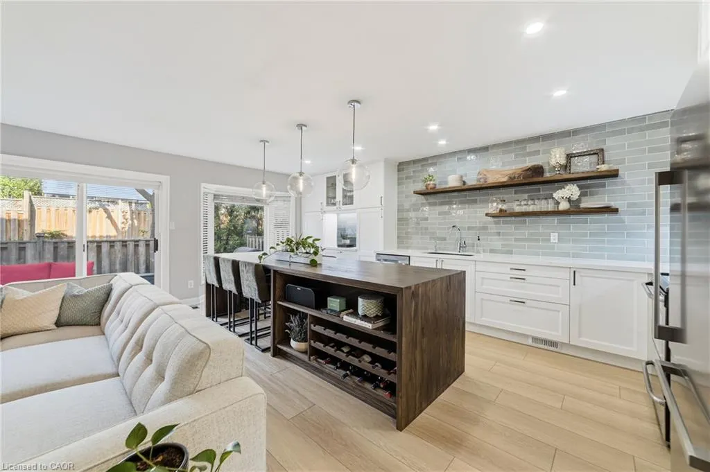 1335 Guelph Line #6