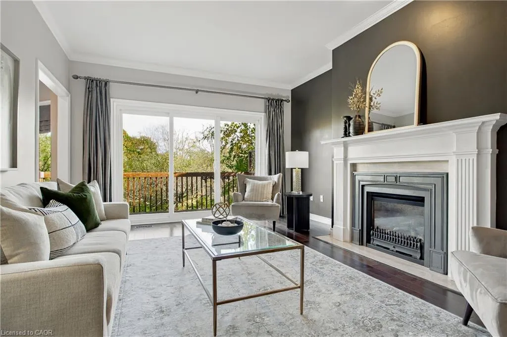 80 Fairwood Place W