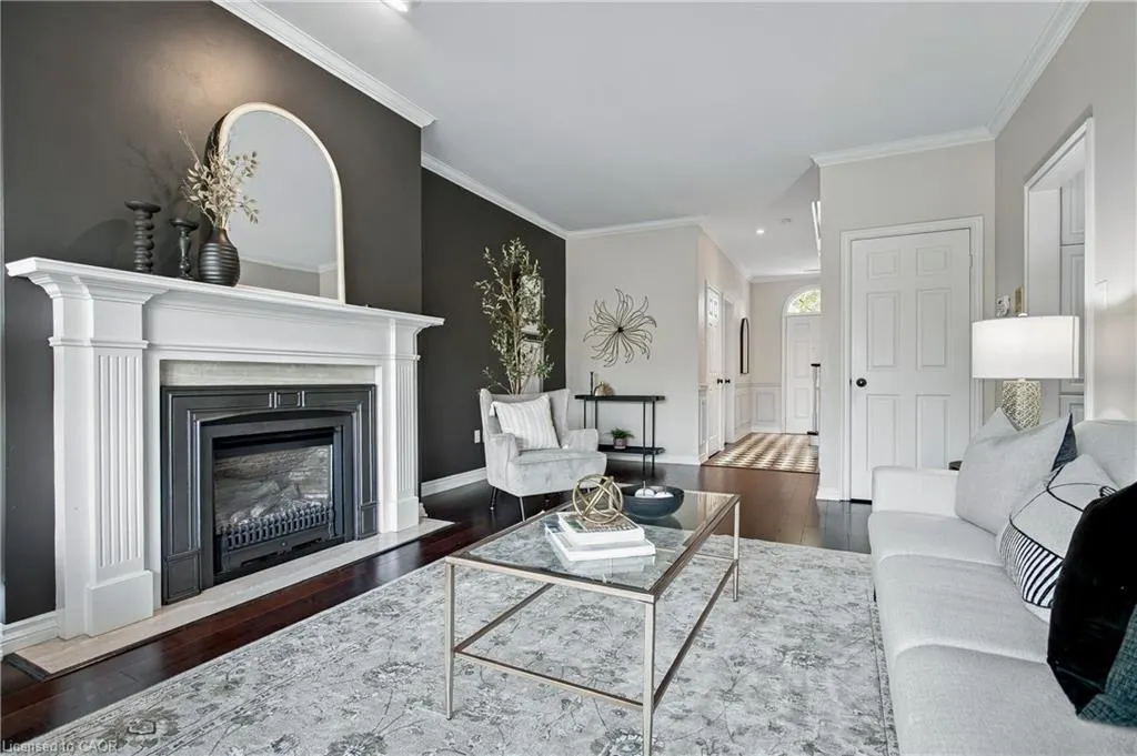80 Fairwood Place W