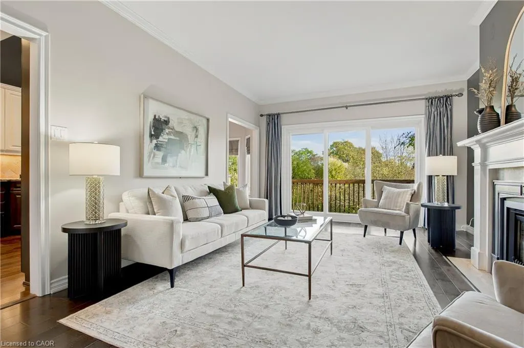 80 Fairwood Place W