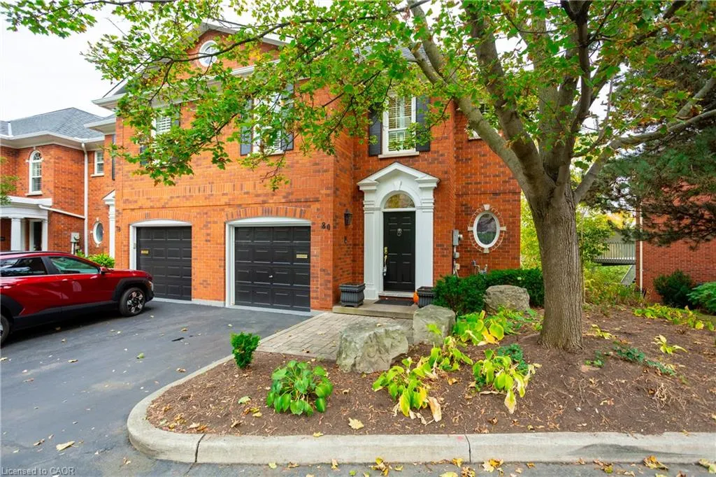 80 Fairwood Place W