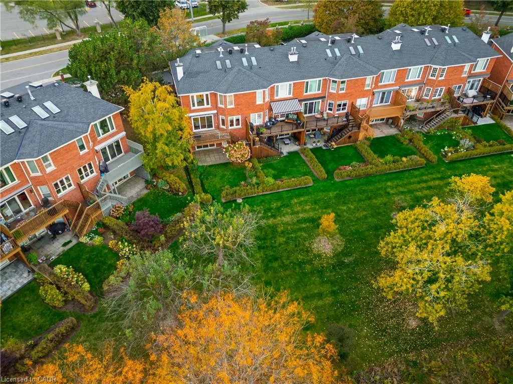 80 Fairwood Place W