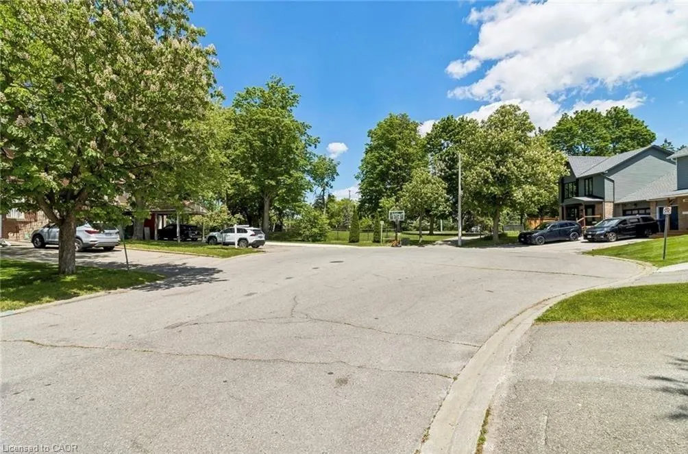 32 Lansing Square