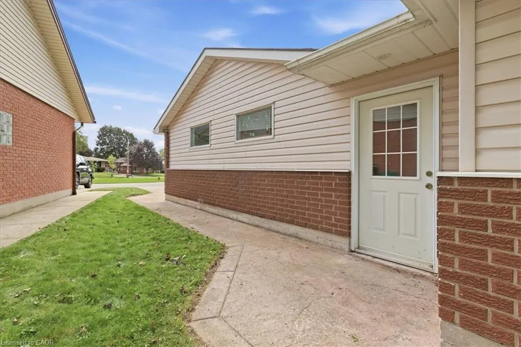38 Lyle Place
