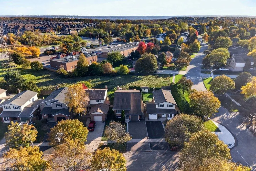 4 Vance Crescent