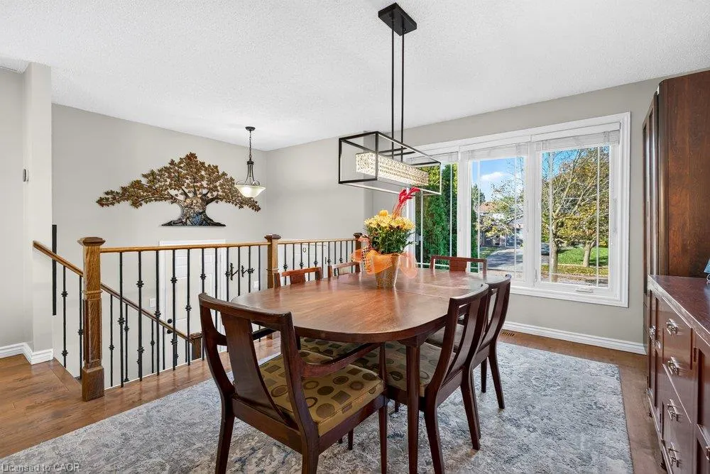 4 Vance Crescent