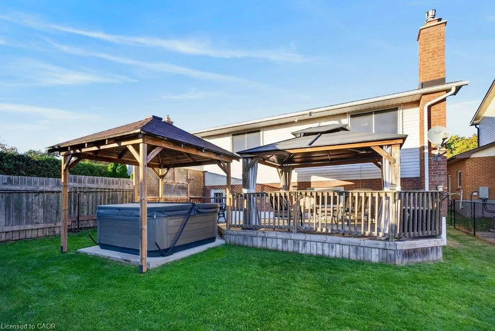 4 Vance Crescent