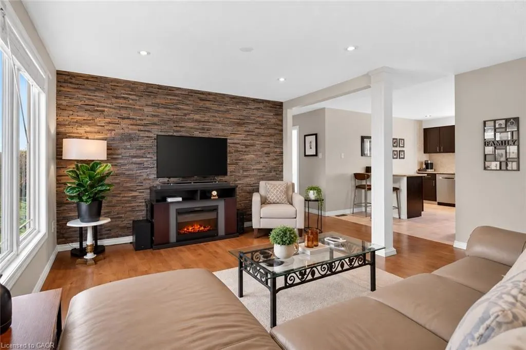 4 Vance Crescent