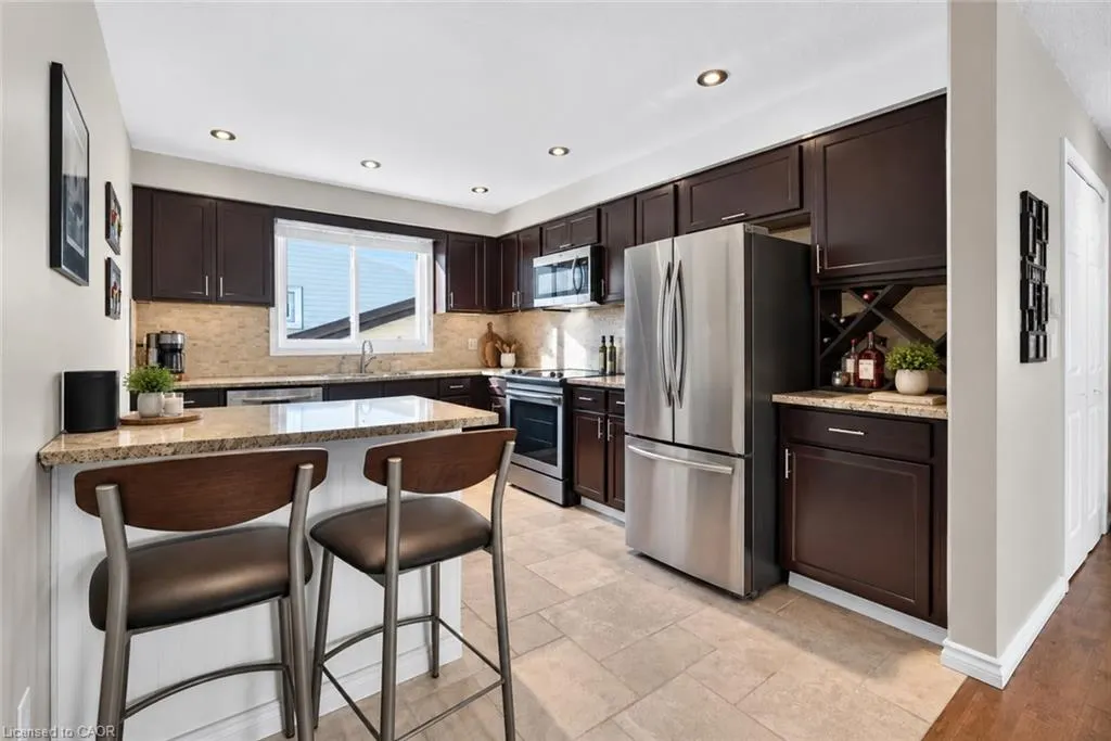 4 Vance Crescent