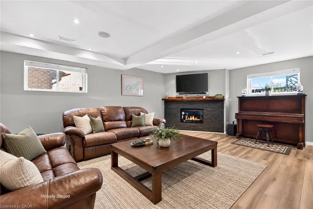 4 Vance Crescent