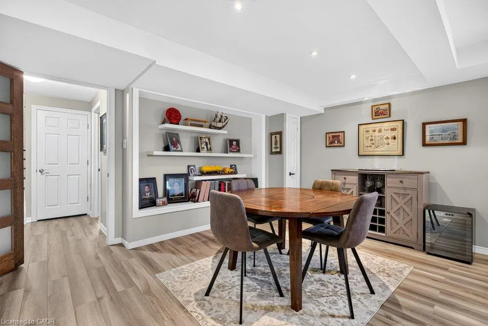 4 Vance Crescent