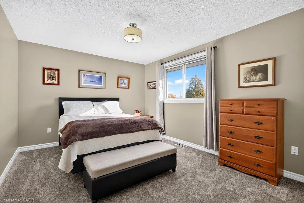 4 Vance Crescent