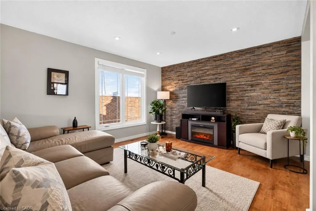 4 Vance Crescent