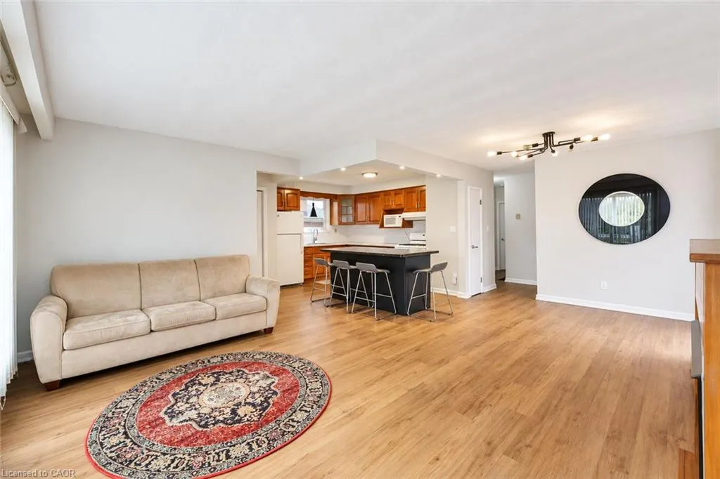 517 Mohawk Road W #Main