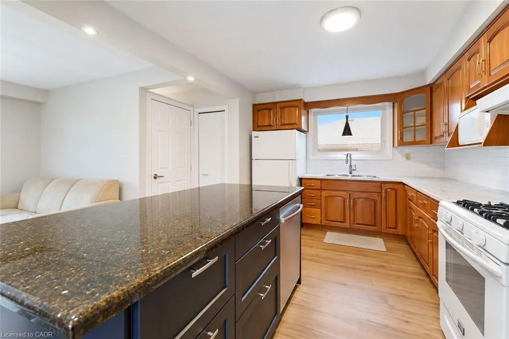 517 Mohawk Road W #Main