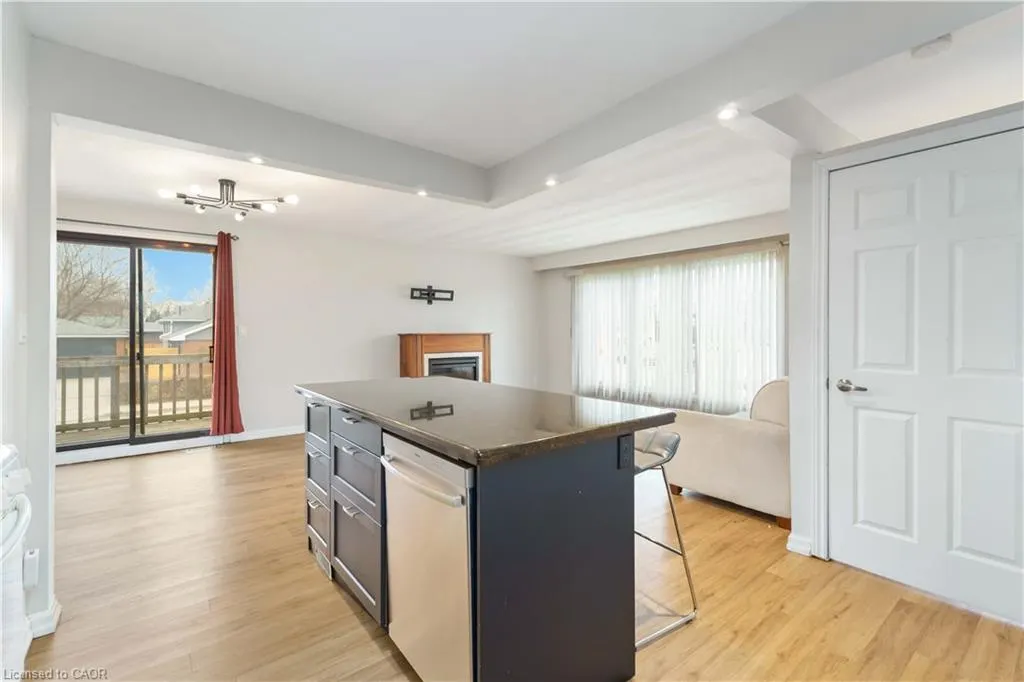 517 Mohawk Road W #Main