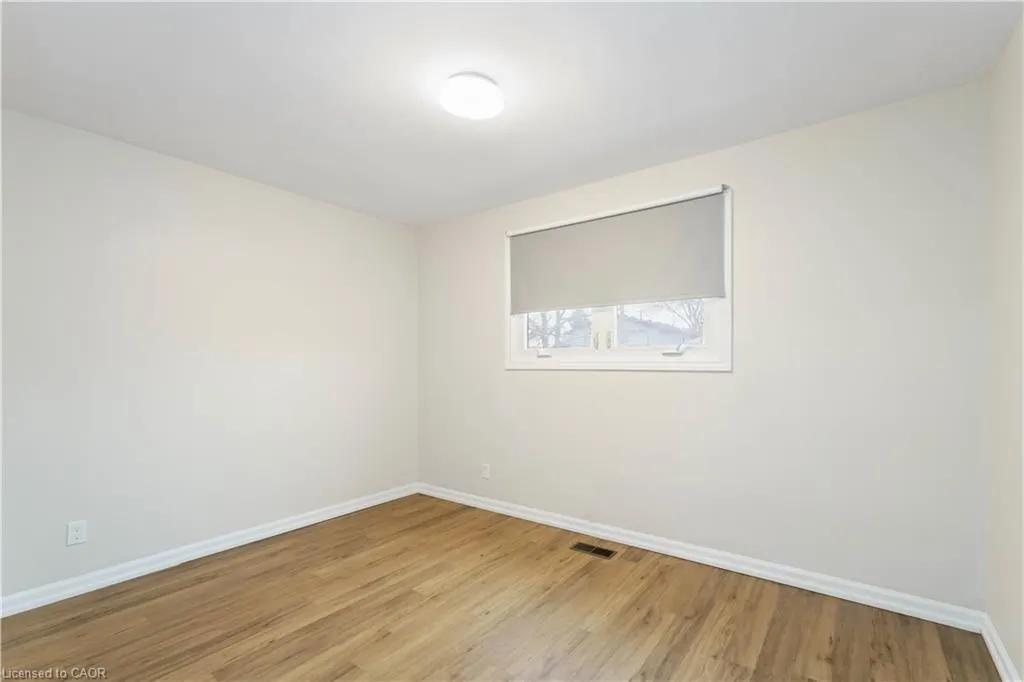 517 Mohawk Road W #Main
