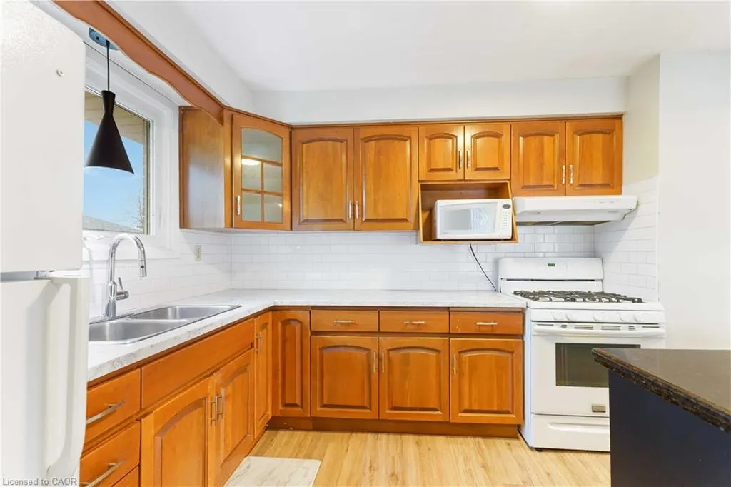 517 Mohawk Road W #Main