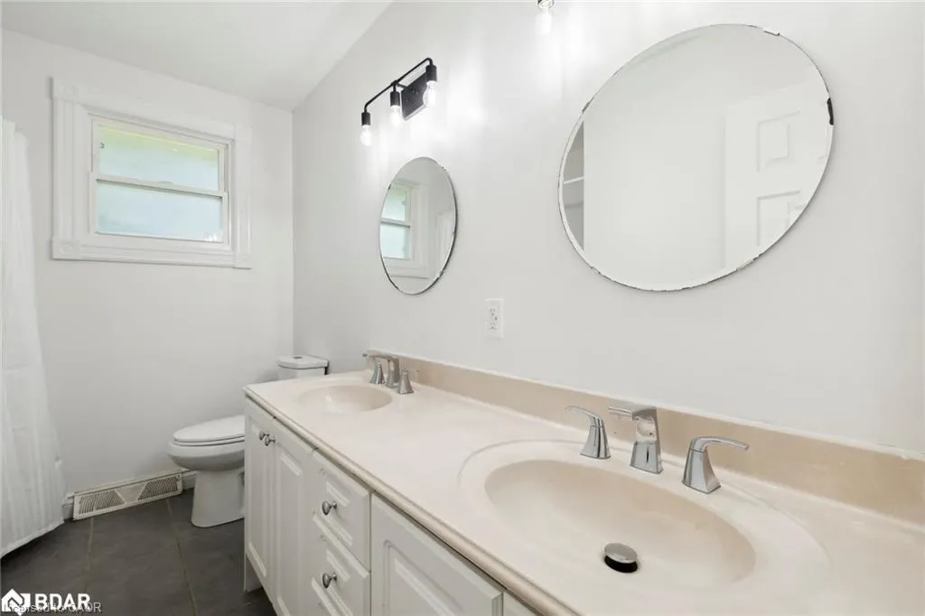 87 Leaside Drive #Upper