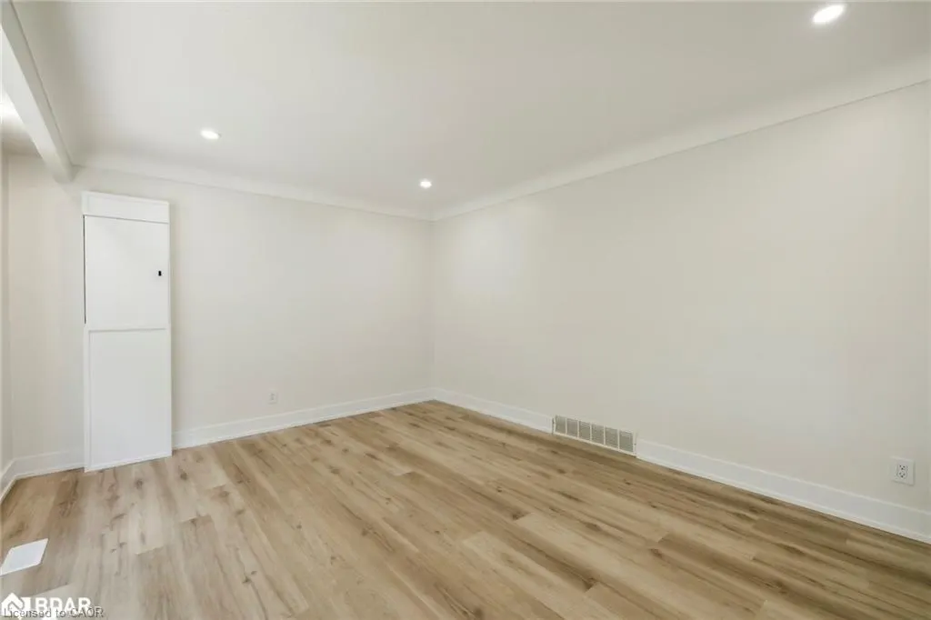87 Leaside Drive #Upper