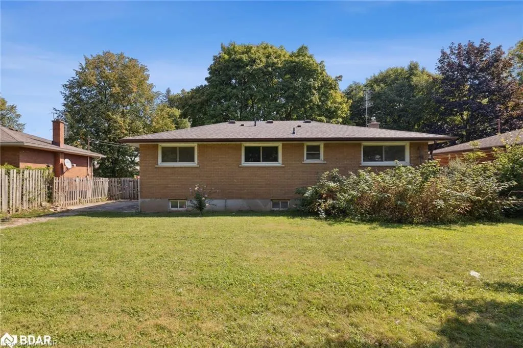 87 Leaside Drive #Upper