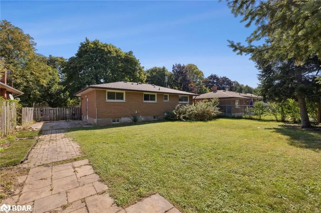 87 Leaside Drive #Upper
