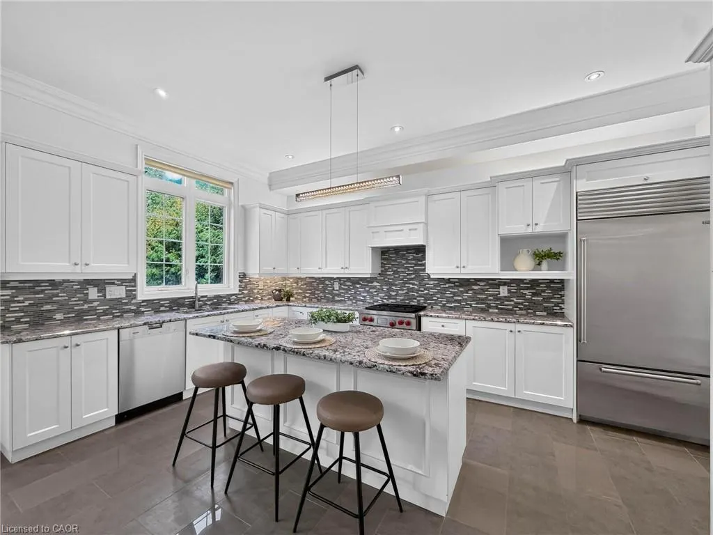 2121 Blackforest Crescent