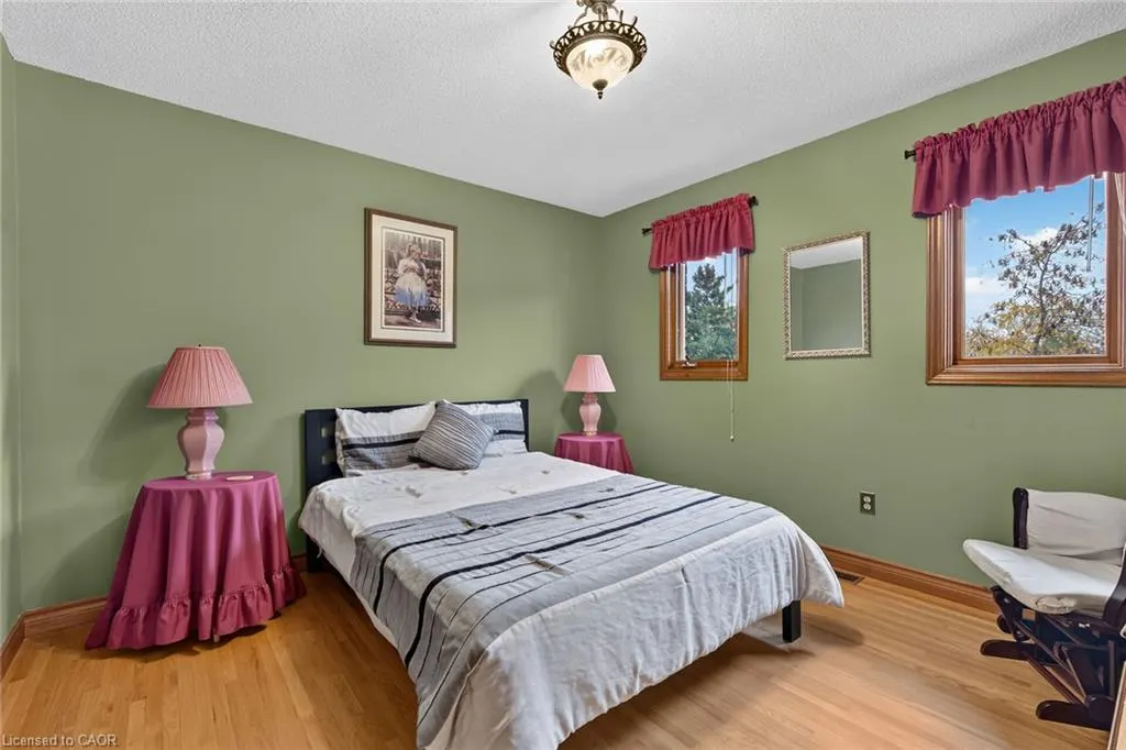 3412 Vinehaven Trail