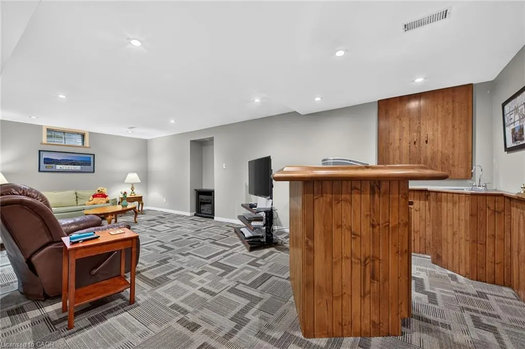 3412 Vinehaven Trail