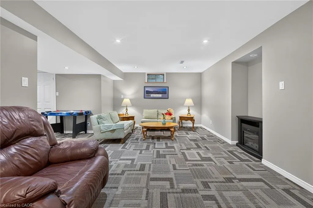 3412 Vinehaven Trail