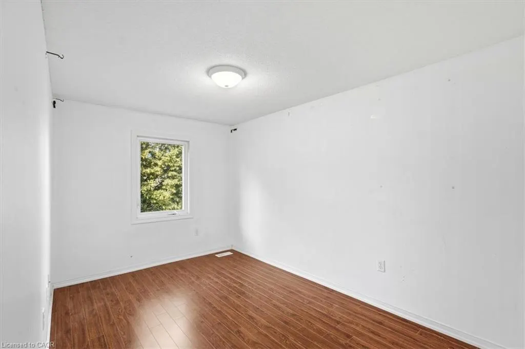 15 Roehampton Crescent