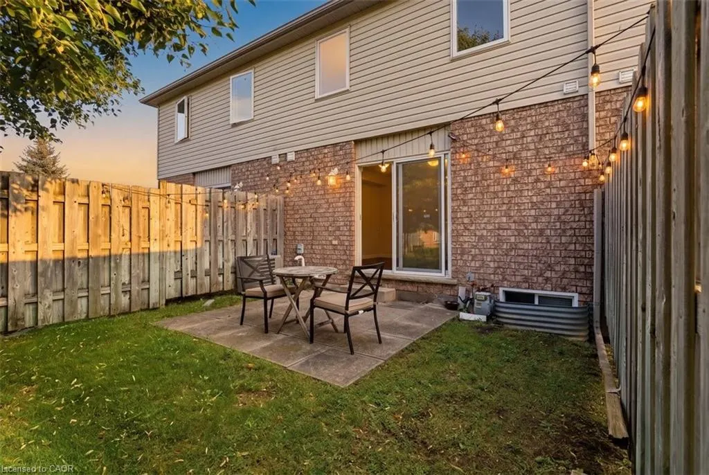 15 Roehampton Crescent