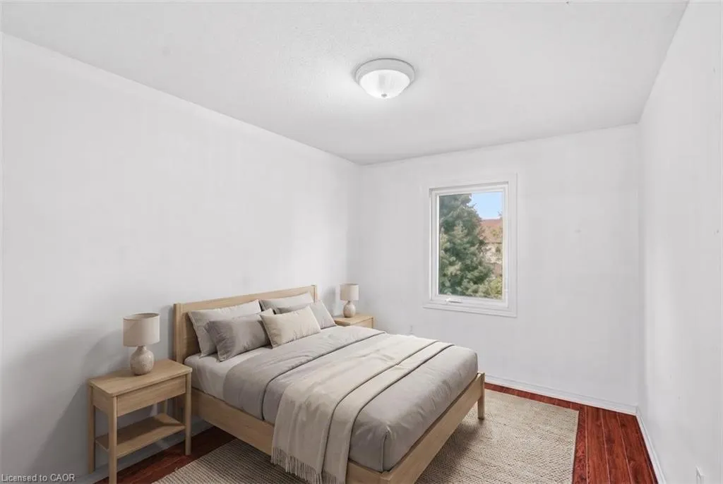 15 Roehampton Crescent