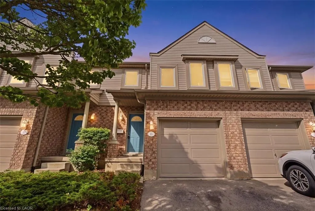 15 Roehampton Crescent