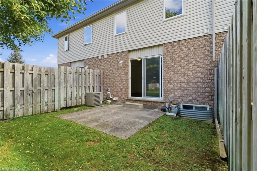 15 Roehampton Crescent