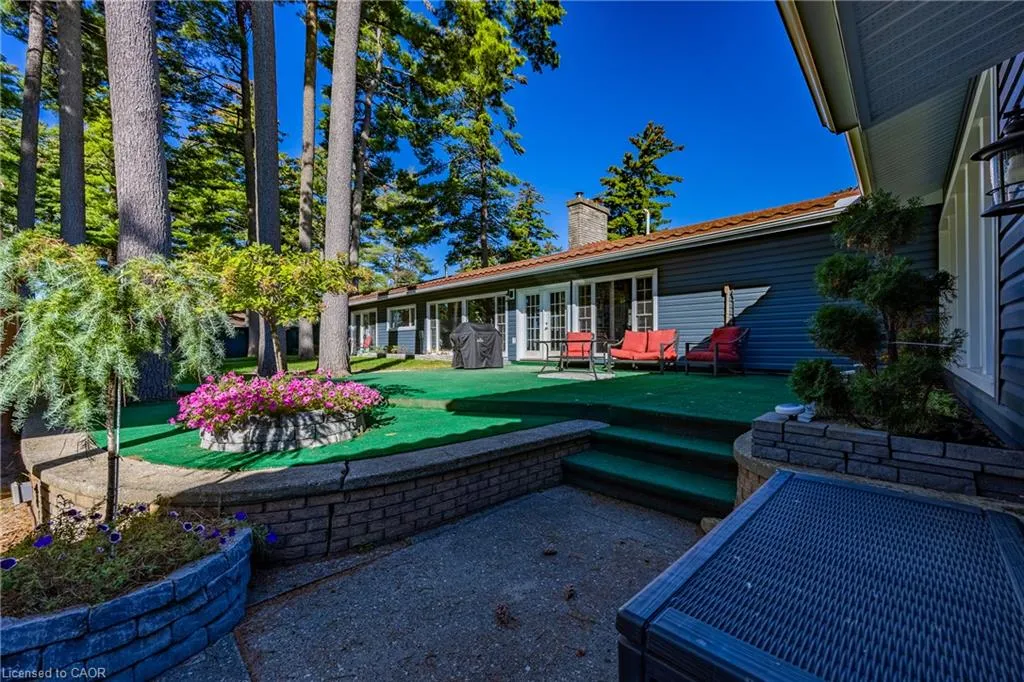 72 Courtney Avenue