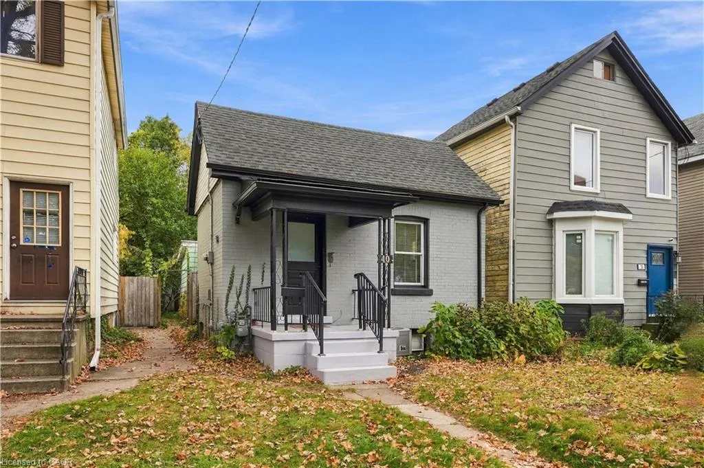40 Aikman Avenue
