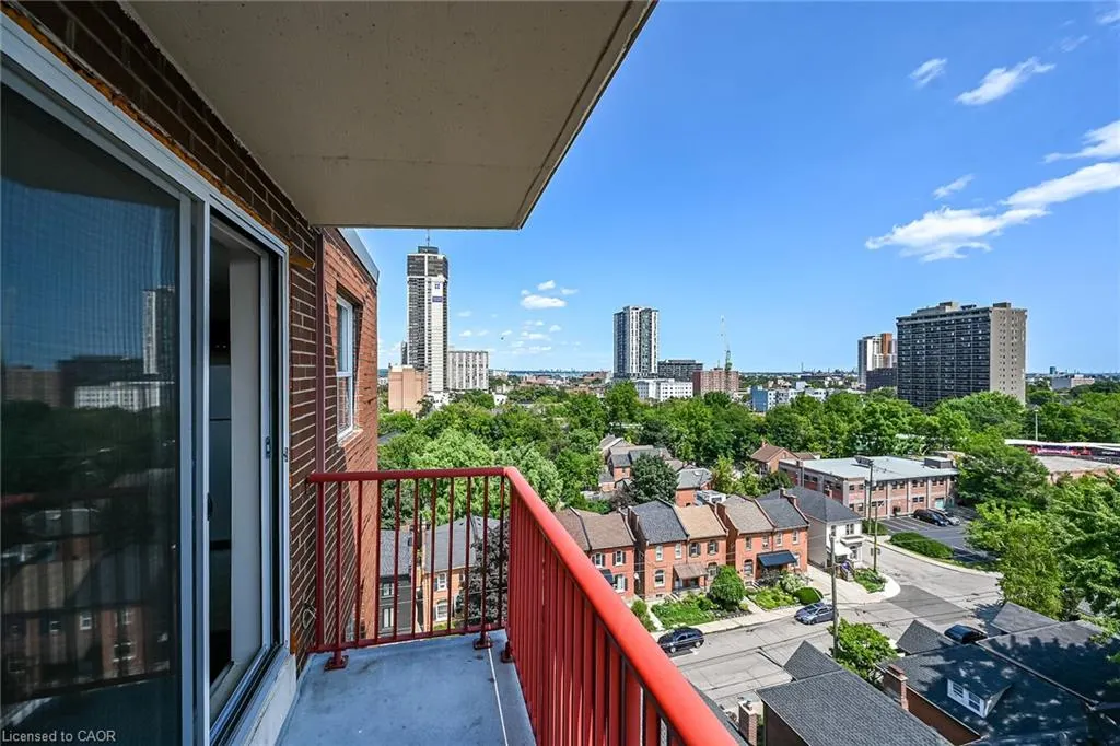 141 Catharine Street S #1004