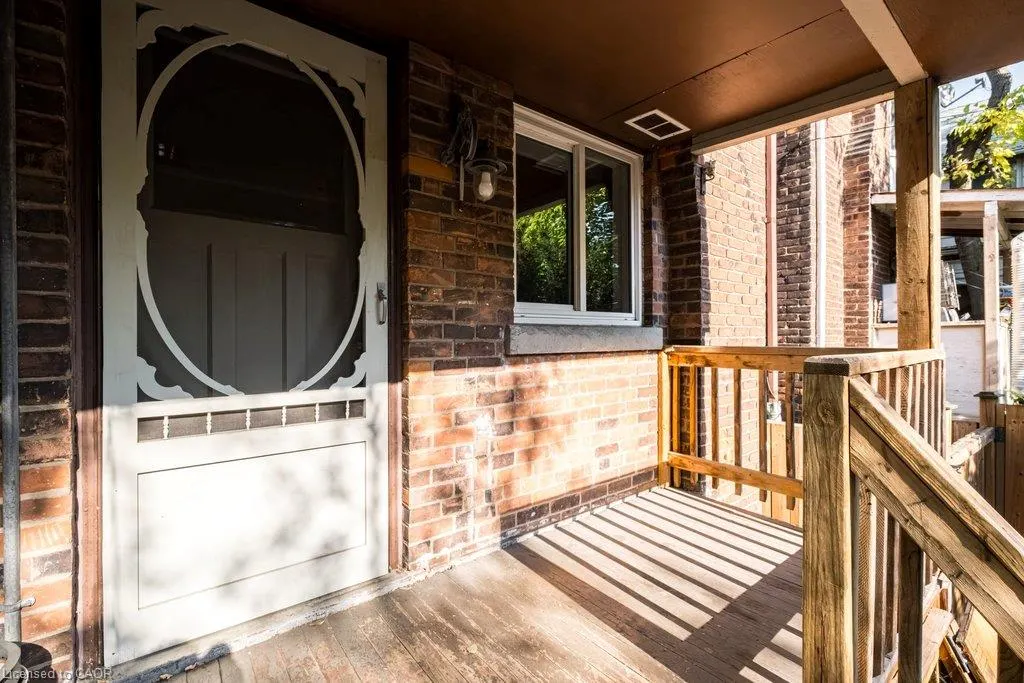 39 Head Street