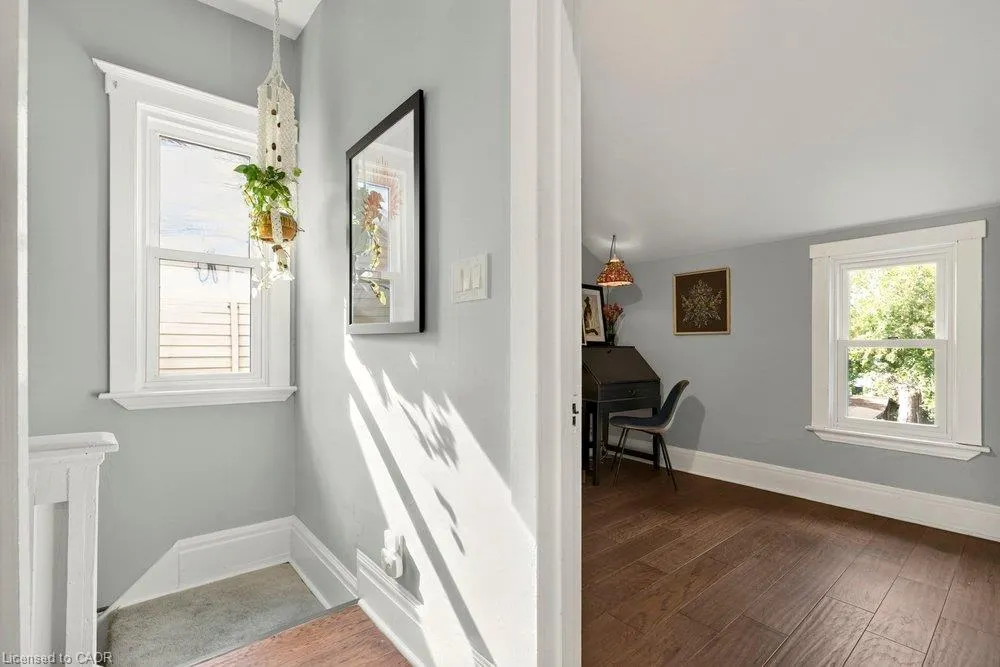 21 Bayfield Avenue