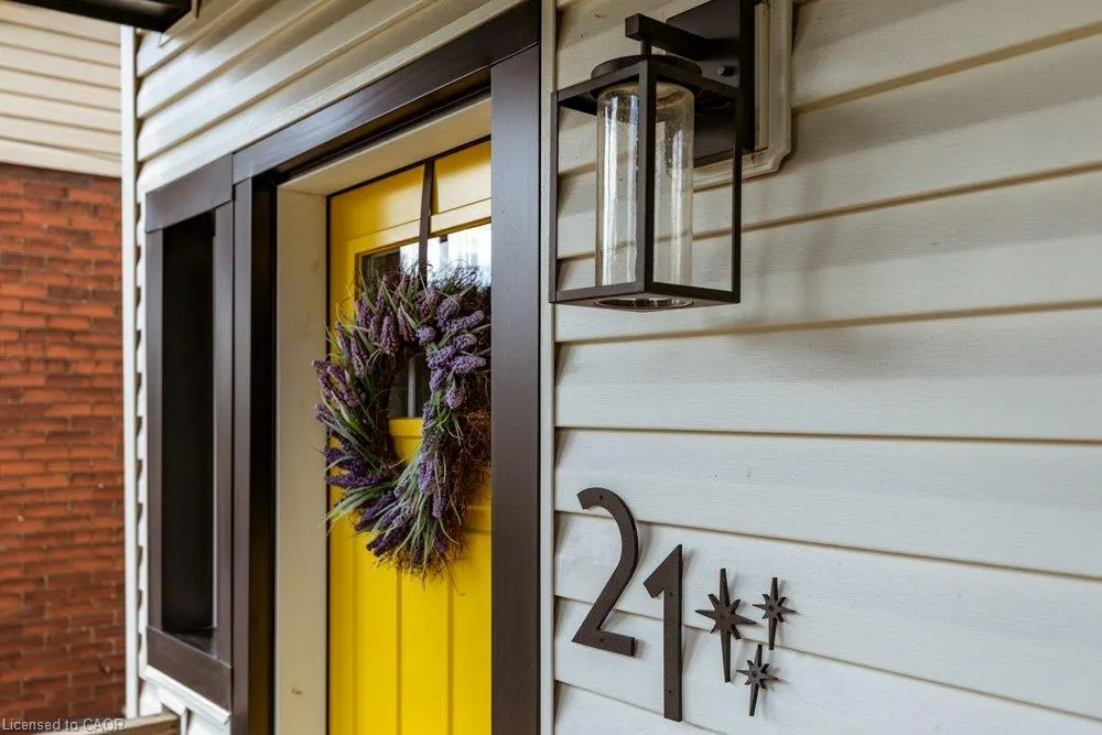 21 Bayfield Avenue