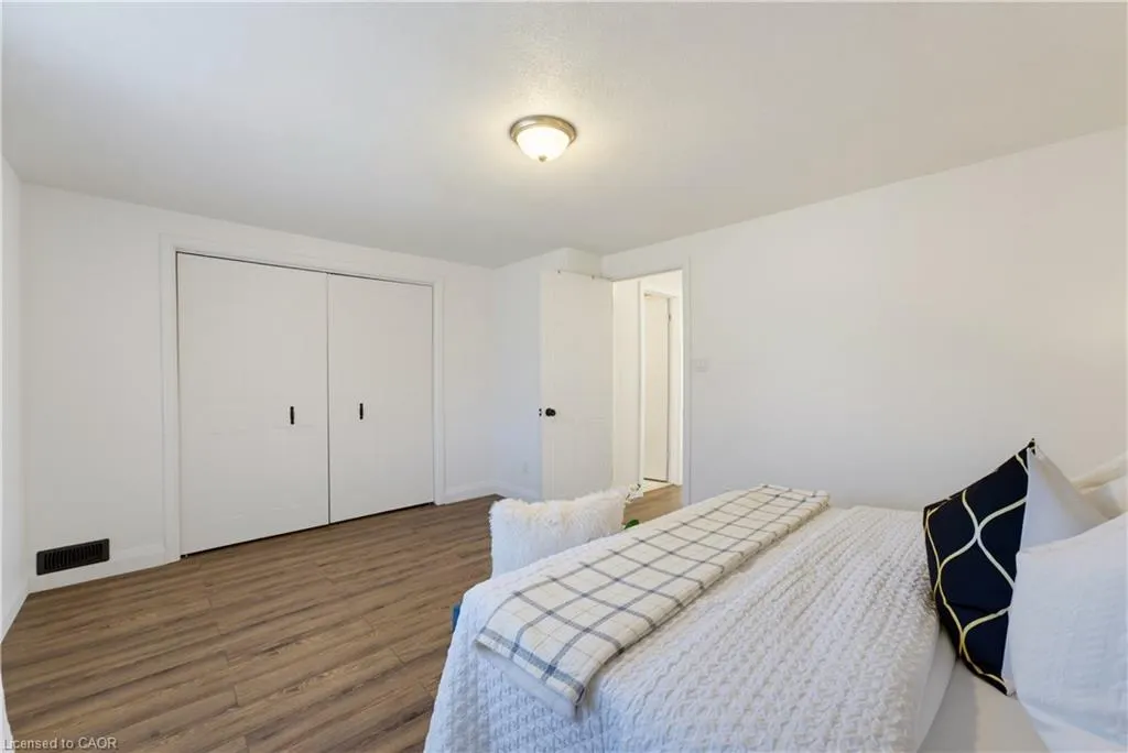 80 Highland Crescent