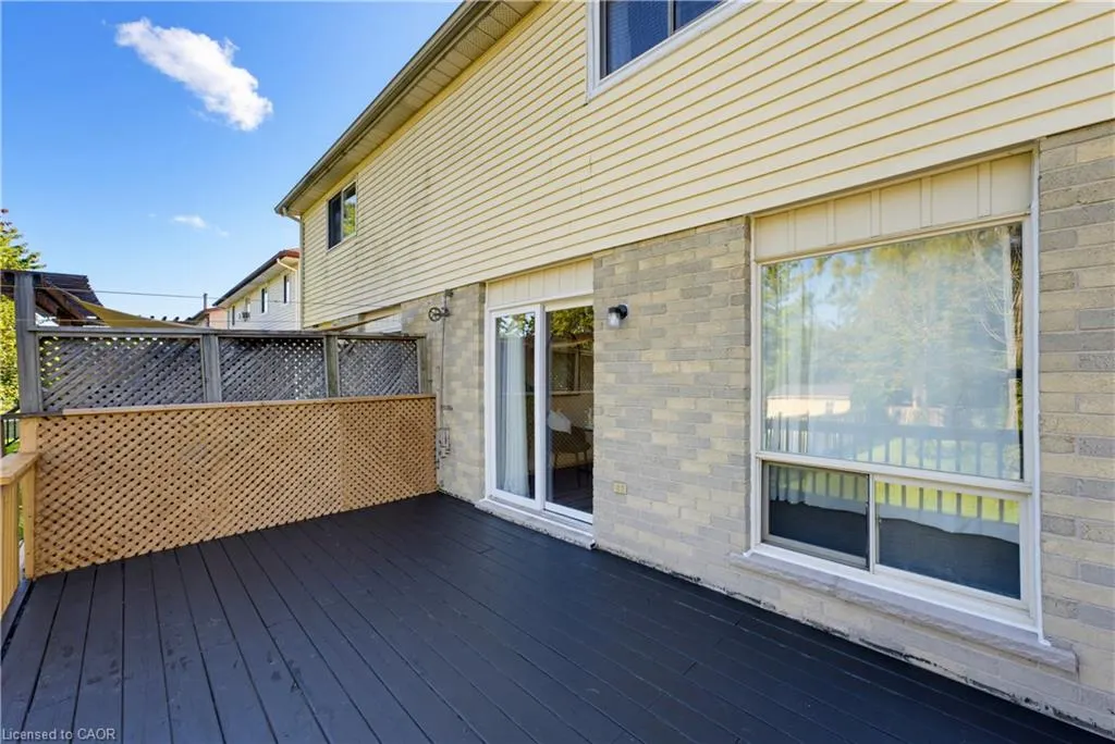 80 Highland Crescent