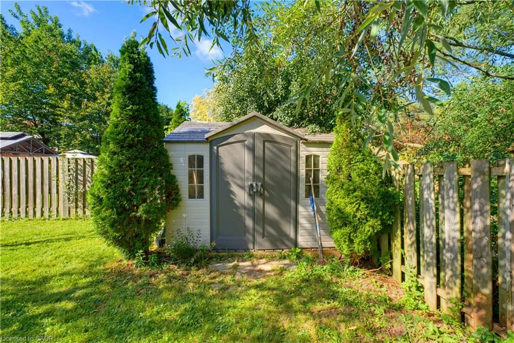80 Highland Crescent