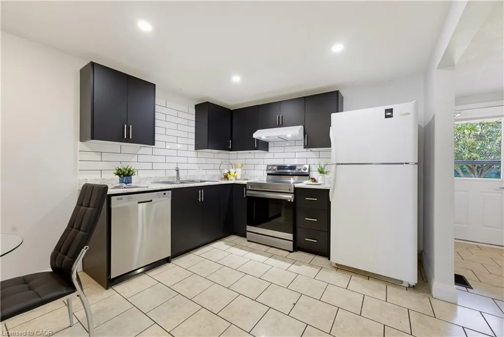 80 Highland Crescent