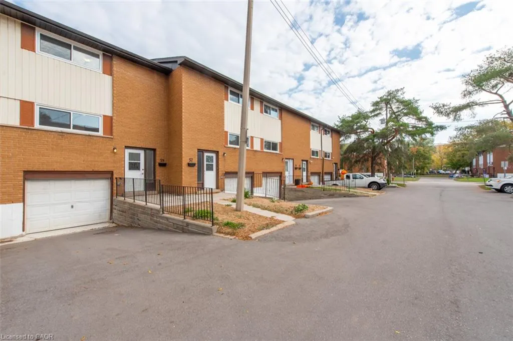 59 Woodman Drive N